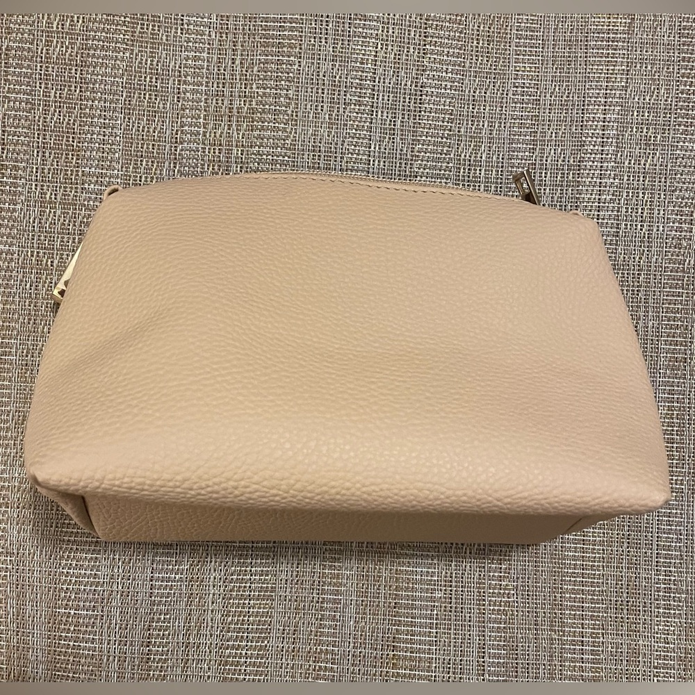 Tan pebbled leather-versatile cosmetic case